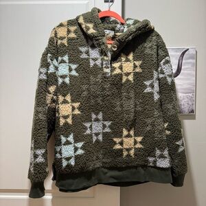Sonoma Olive and Cream Fleece pullover